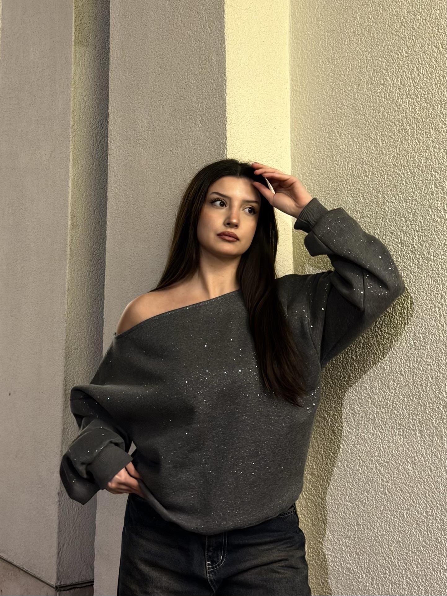 Gri Kayık Yaka Sweatshirt
